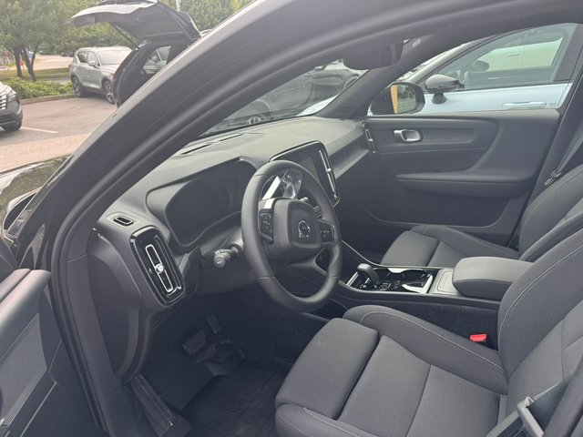 2024 Volvo XC40 Recharge Pure Electric Core-1