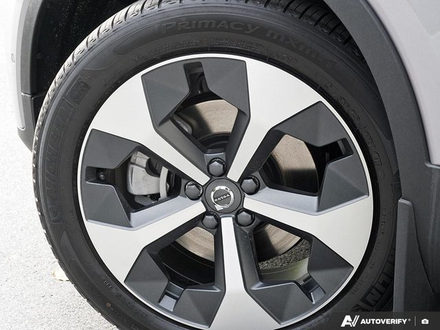 2026 Volvo XC40 Plus (Dark Theme)-5