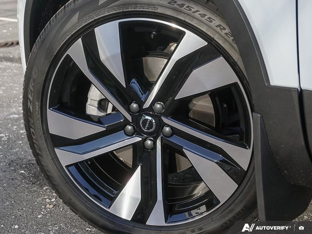 2026 Volvo XC40 Plus (Dark Theme)-5