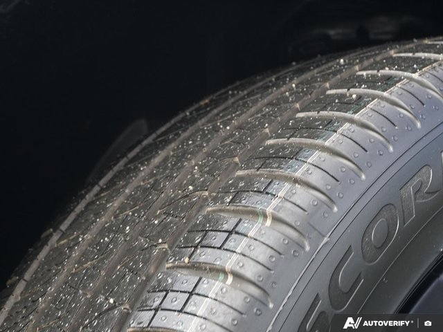 2026 Volvo XC40 Plus (Dark Theme)-6