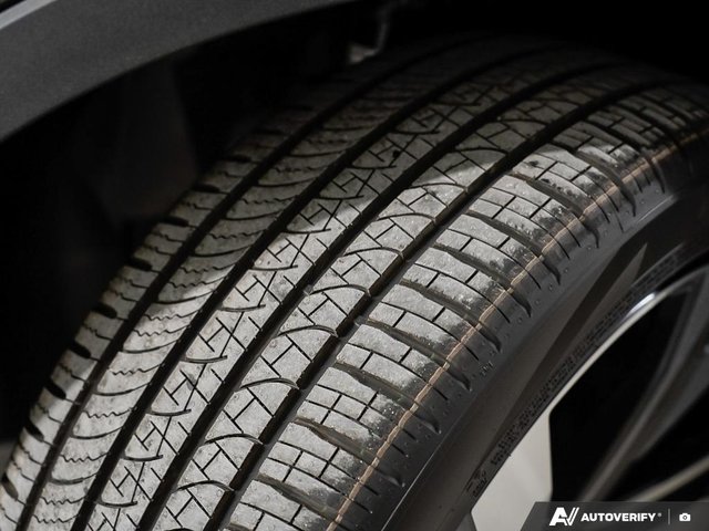 2026 Volvo XC40 Ultra (Dark Theme)-6