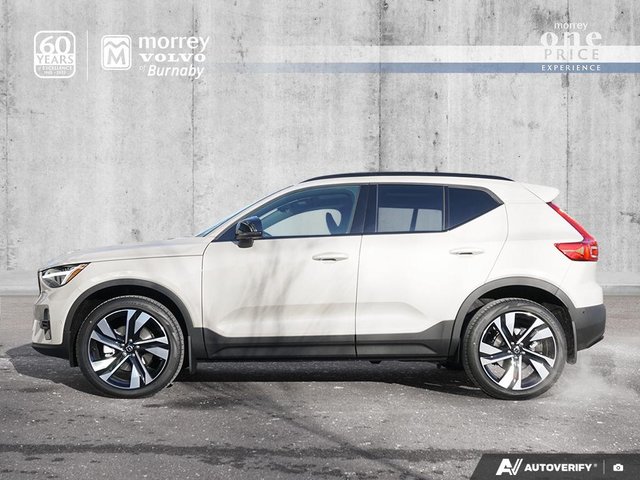 2026 Volvo XC40 Ultra (Dark Theme)-2