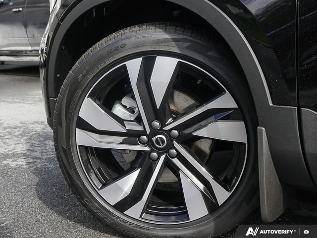 2026 Volvo XC40 Ultra (Dark Theme)-5