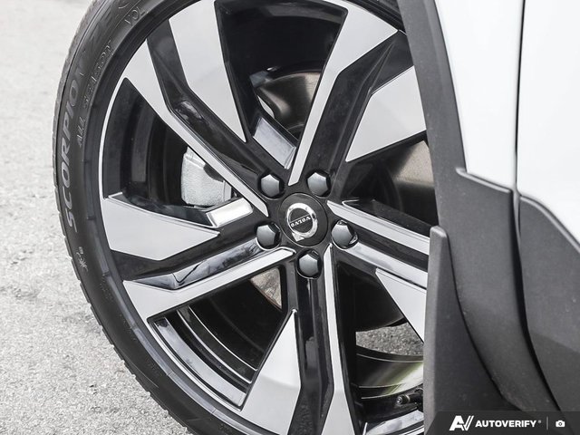 2026 Volvo XC40 Ultra (Dark Theme)-5