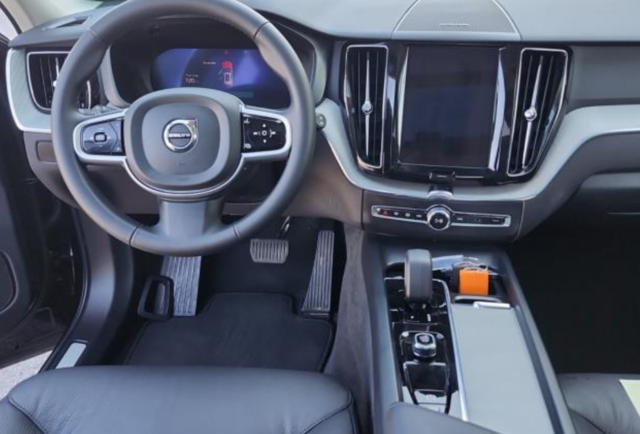 2025 Volvo XC60 Plus | Harman Kardon | 20 RIM Upgrade-1