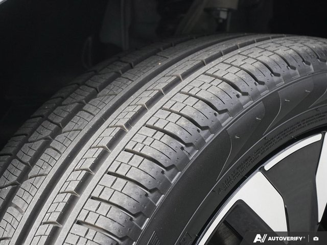 2026 Volvo XC90 Plug-in hybrid Ultra 7-Seater (Dark Theme)-6