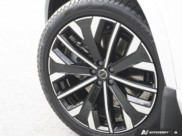 2026 Volvo XC90 Plug-in hybrid Ultra 7-Seater (Dark Theme)-5
