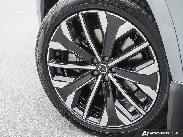 2026 Volvo XC90 Plug-in hybrid Plus 7-Seater (Dark Theme)-5