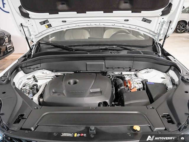 2026 Volvo XC90 Plug-in hybrid Plus 7-Seater (Dark Theme)-7