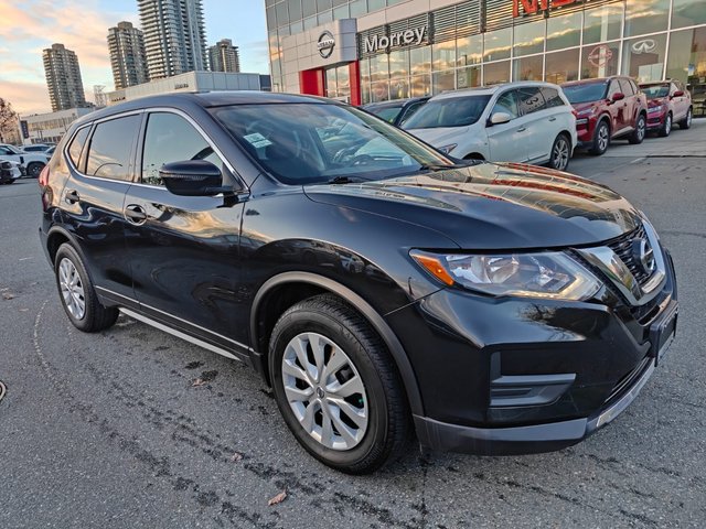 2017 Nissan Rogue S FWD // NO ACCIDENTS-2