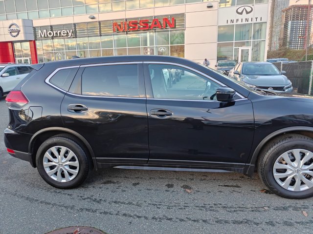 2017 Nissan Rogue S FWD // NO ACCIDENTS-3
