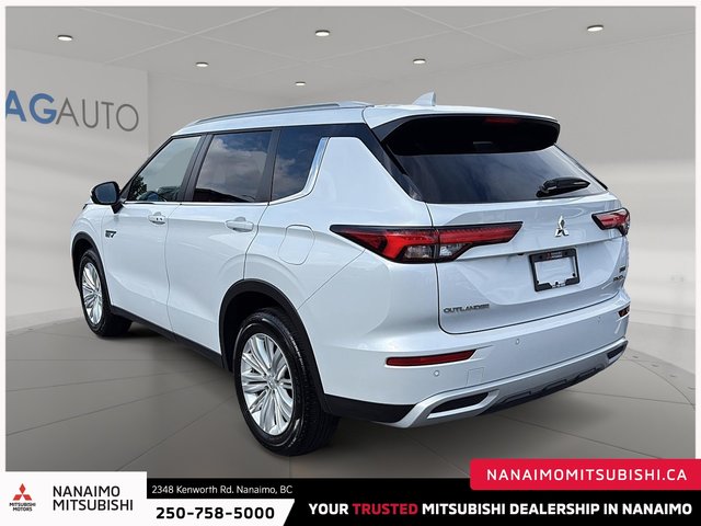 2024 Mitsubishi Outlander PHEV LE-4