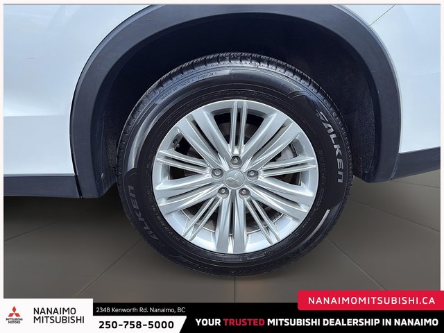 2024 Mitsubishi Outlander PHEV LE-1