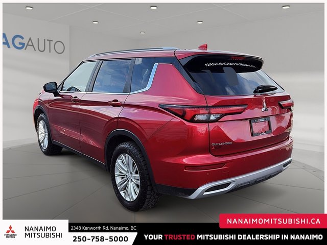 2022 Mitsubishi Outlander SE-4