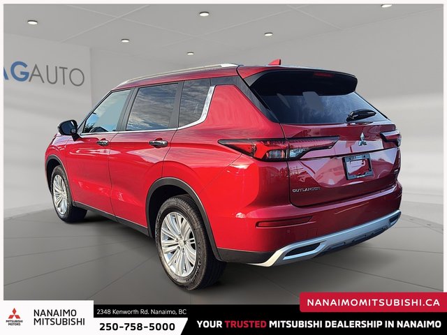 2024 Mitsubishi Outlander LE-3