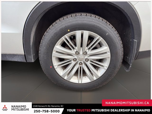 2024 Mitsubishi Outlander ES-1