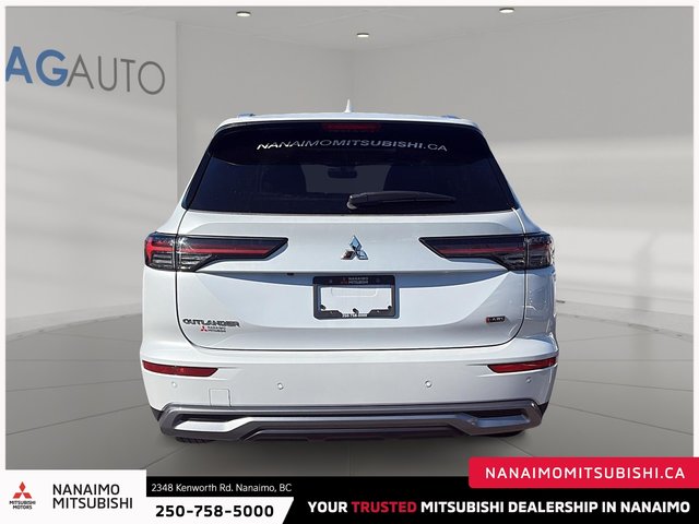 2025 Mitsubishi Outlander SE-3