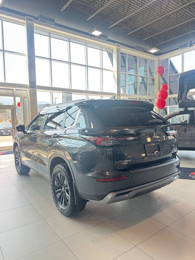 2026 Mitsubishi Outlander LE S-AWC-2