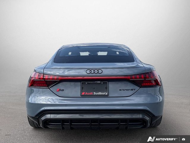 Audi RS E-TRON GT  2022-4