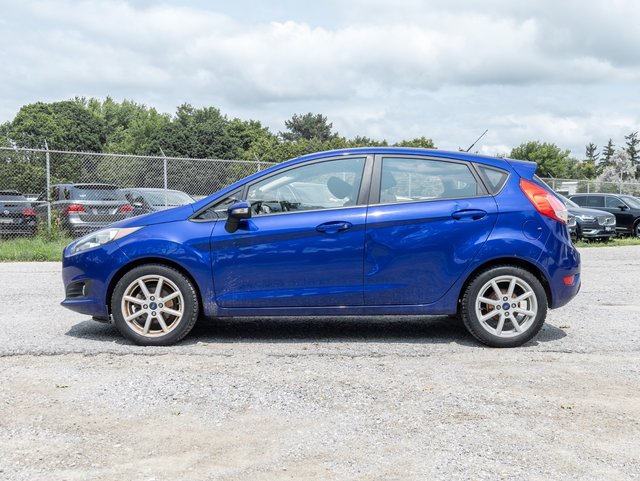 2015 Ford Fiesta (5) SE-2