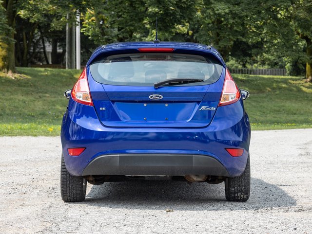 2015 Ford Fiesta (5) SE-5