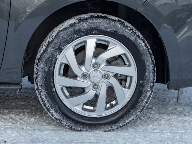 2024 Mitsubishi Mirage ES CVT-3