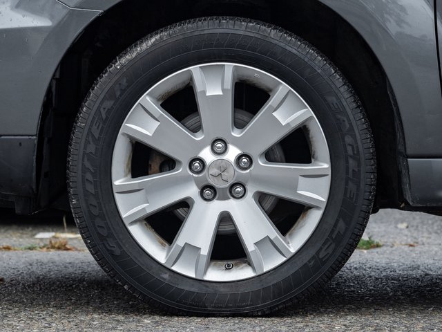 2010 Mitsubishi Outlander XLS 4WD Sportronic at-3