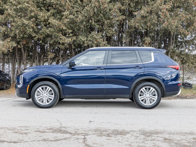 2024 Mitsubishi Outlander LE S-AWC-2