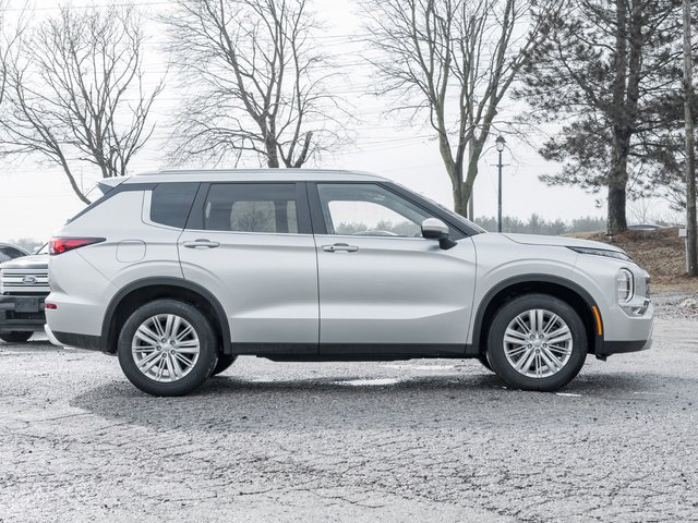2024 Mitsubishi Outlander SE S-AWC-4