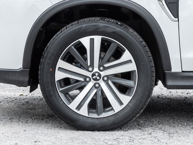 2023 Mitsubishi RVR 2.4L SEL AWC - CVT-3