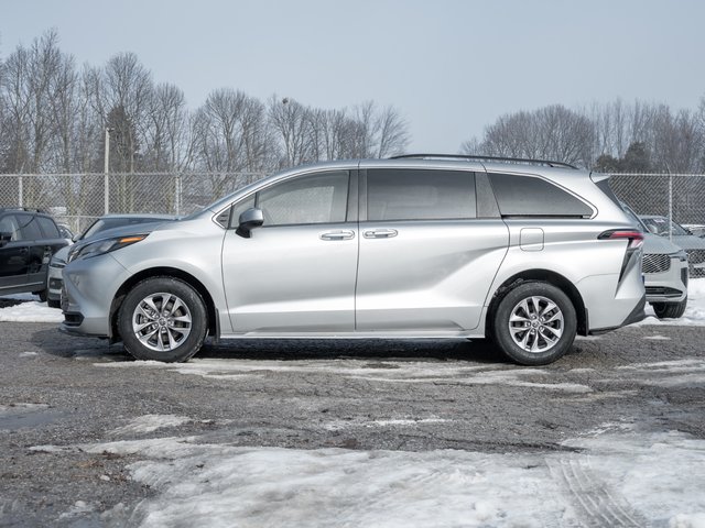 2024 Toyota Sienna Hybrid Sienna LE 8-Pass-2