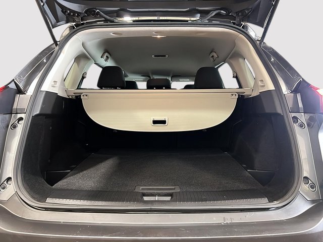 Nissan Rogue S 2023-4