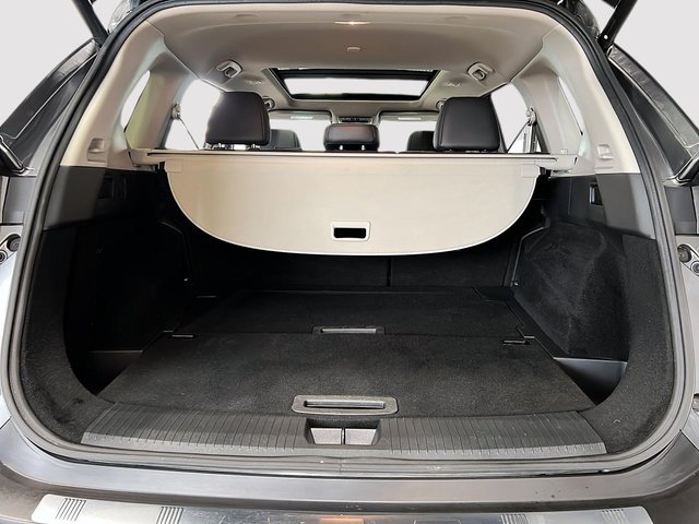 Nissan Rogue Platinum 2023-4