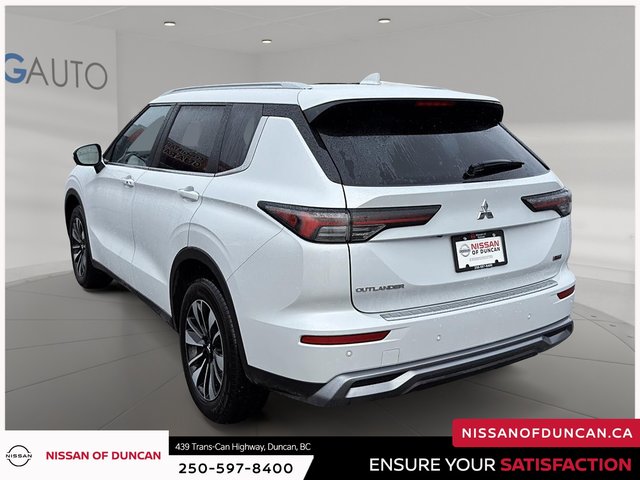 2025 Mitsubishi Outlander LE-3