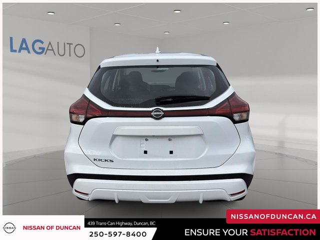 2025 Nissan Kicks Play S-2