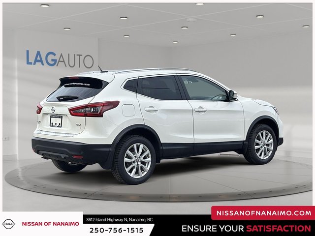 2020 Nissan Rogue Sport photo 2