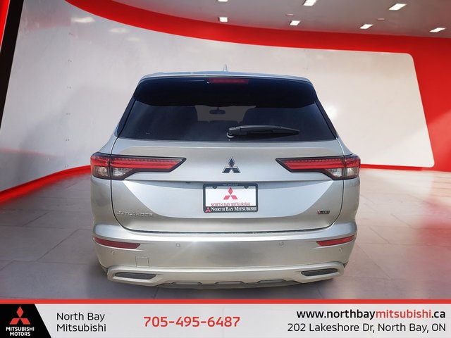 2023 Mitsubishi OUTLANDER LE PREMIUM-2