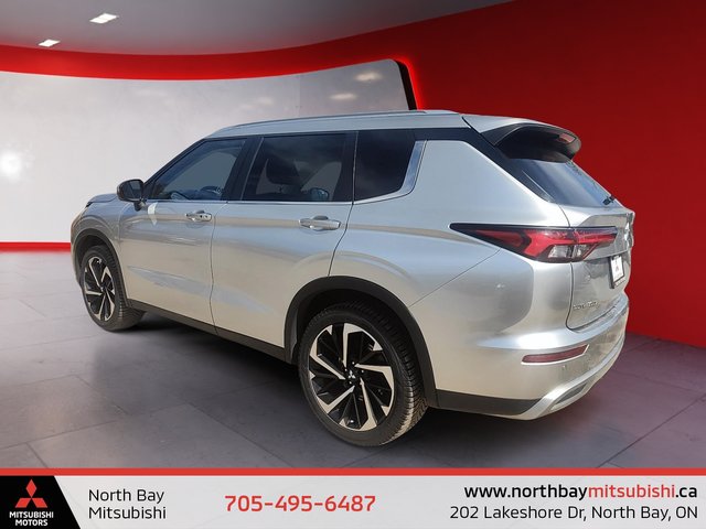 2023 Mitsubishi OUTLANDER LE PREMIUM-3