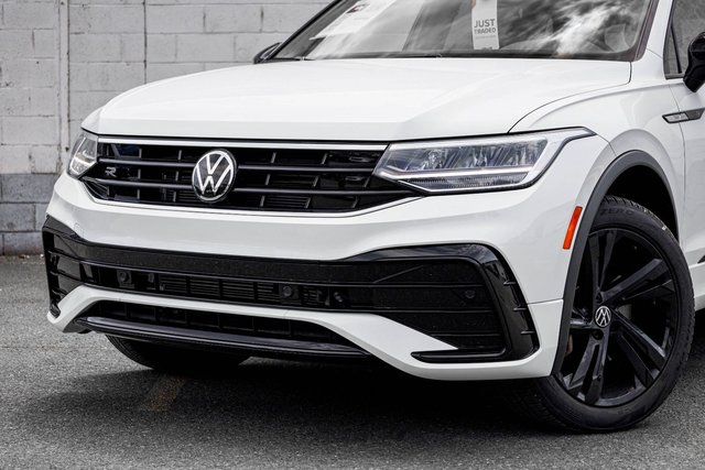 2024 Volkswagen Tiguan Comfortline R-Line Black Edition-3