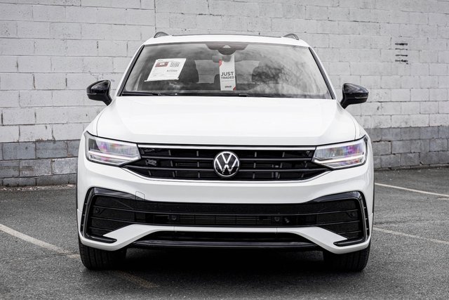 2024 Volkswagen Tiguan Comfortline R-Line Black Edition-4