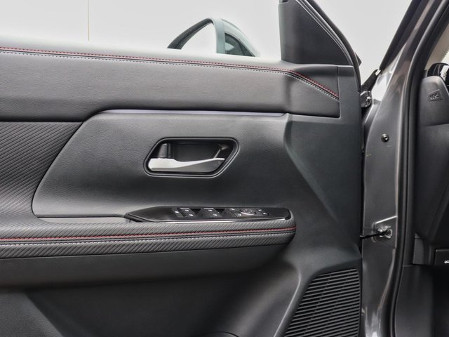 2025 Nissan Kicks SR-5