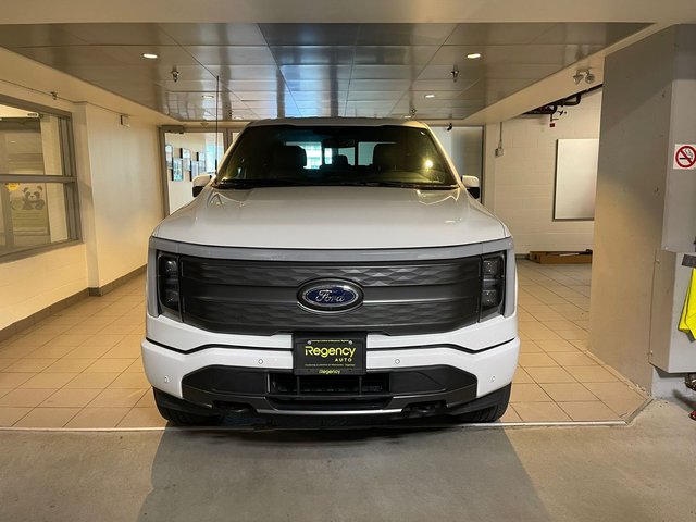 2022 Ford F-150 LightningXLT-1
