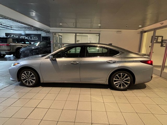 2023 Lexus ES 300h-2