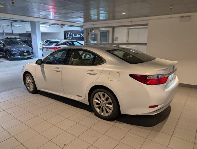 2013 Lexus ES300h-2