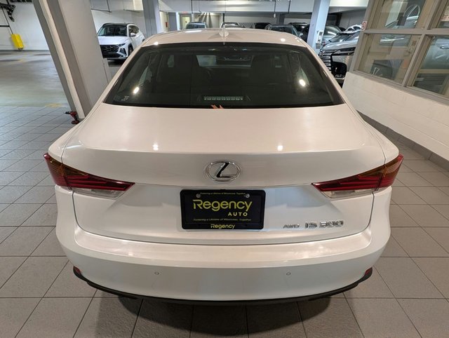 2018 Lexus IS300 AWD Luxury-4
