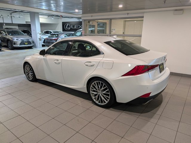 2018 Lexus IS300 AWD Luxury-3