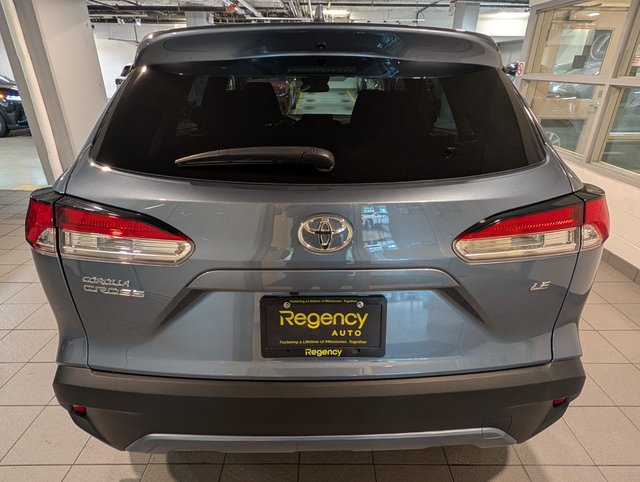 2023 Toyota Corolla Cross LE FWD LE-4