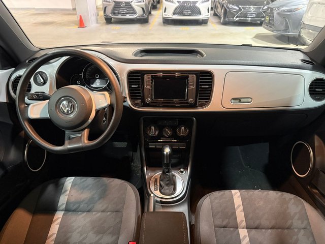 2017 Volkswagen BeetleSE-4