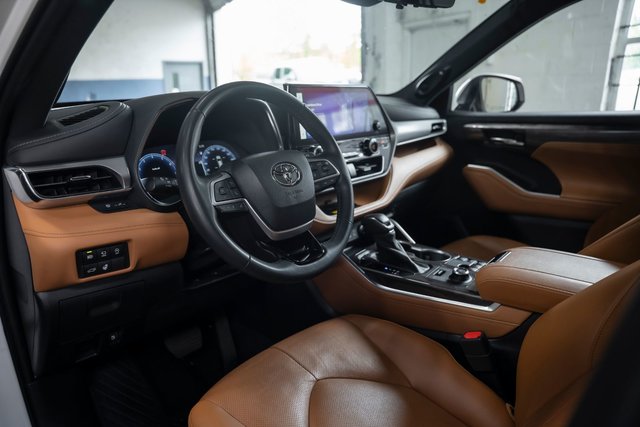 2023 Toyota Highlander PLATNIUM-7