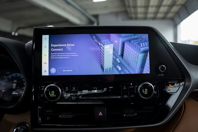 2023 Toyota Highlander PLATNIUM-6